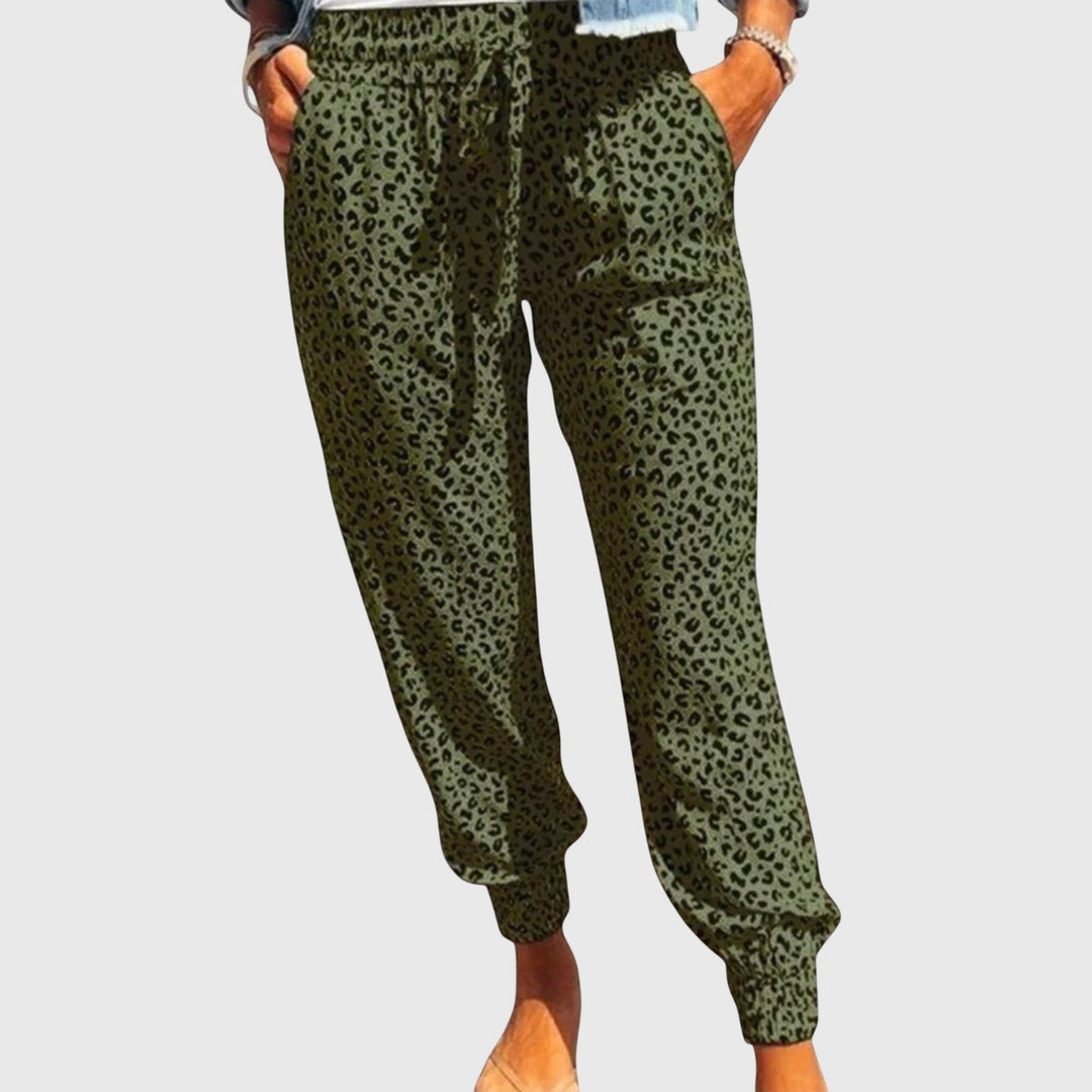 Annie | Leo Pants with Wide Legs.